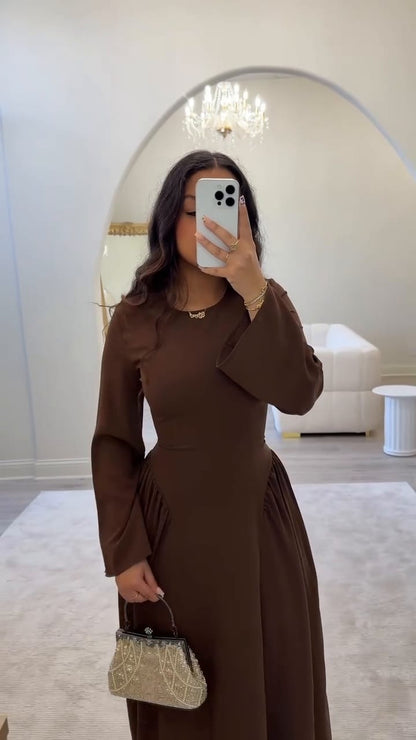 Robe Maxi Modest — Coupe Sculptée & Manches Longues